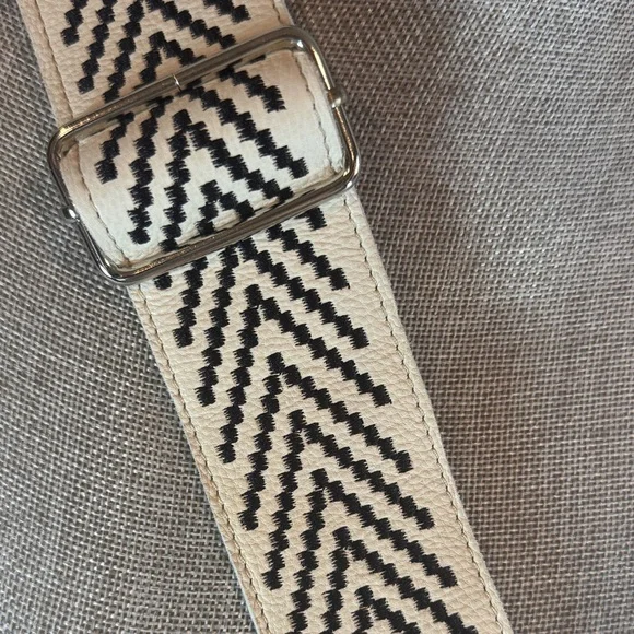 Latico Callie Leather Embossed Black Crossbody Sling Bag/Extra Patterned Strap - Picture 5 of 16